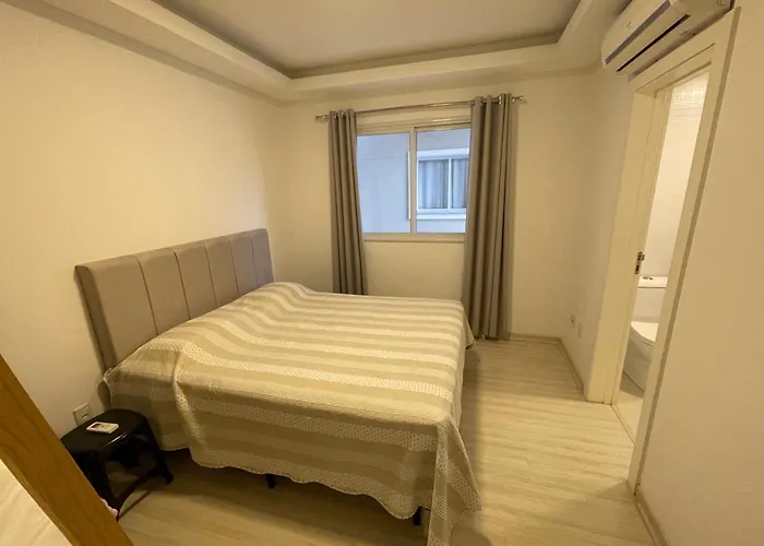 Apartamento Meia Praia